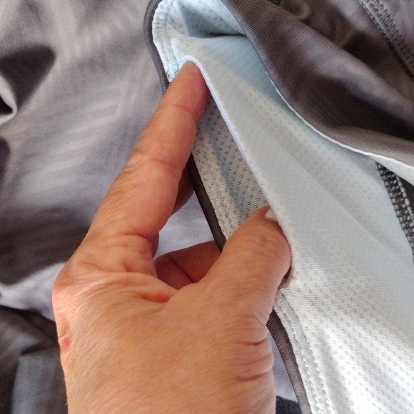 Marika Striped Grey Capri Leggings Sz XL - Picture 6 of 6